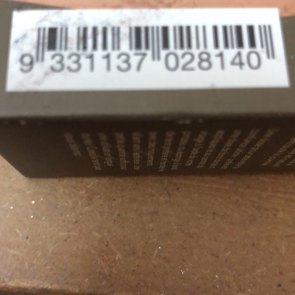 BECCA Ultimate Coverage 24 Hour Foundation - Picture 4 of 4